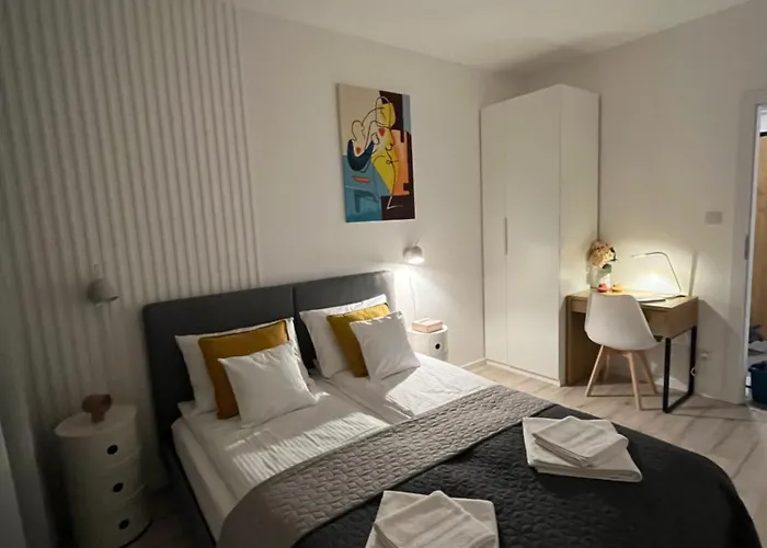 718 - Modern Tower *